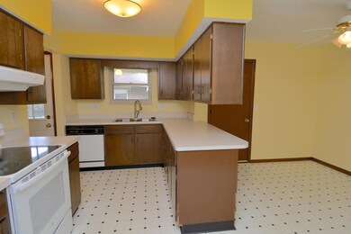 Eat-in Kitchen