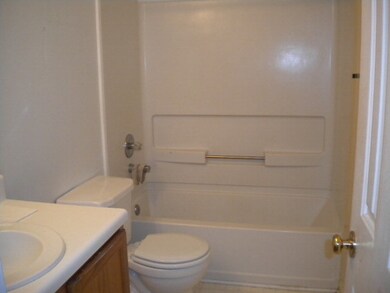 201 Stockbridge Dr, Selma, NC 27576 - photo 7