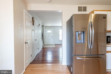 32 N Pendleton Ct unit 9B, Frederick, MD 21703 - photo 7