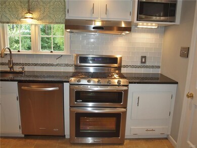 All appliances are Kitchen Aide or GE. Range is du