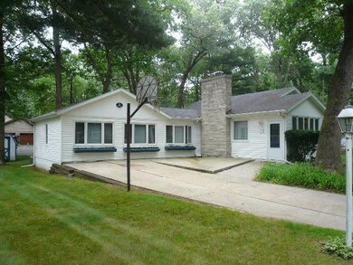 433 Maplewood Dr, Michigan City, IN 46360 - photo 2