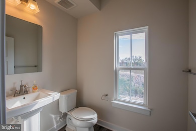 10010 American Pharoah Ln unit B, Laurel, MD 20723 - photo 5