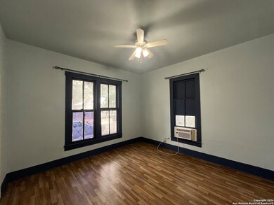 213 Cadwallader St unit 2, San Antonio, TX 78212 - photo 3