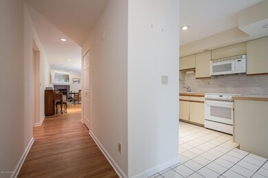 006-Foyer-5352942-medium