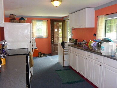 411 Chesterfield Rd, Keene, NH 03431 - photo 4