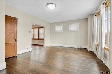 1413 Wayburn St, Grosse Pointe, MI 48230 - photo 3