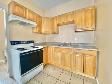 30 Emerson St unit 2L, Chicopee, MA 01013 - photo 2