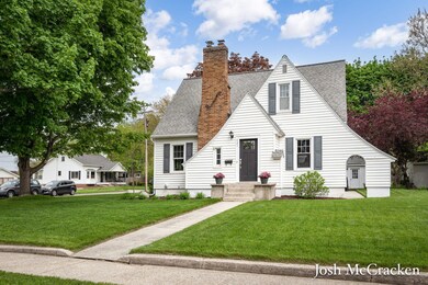 421 Elizabeth St SE, Lowell, MI 49331 - photo 2