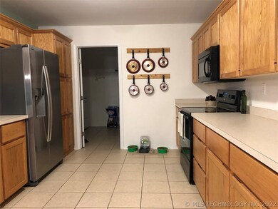 109 Third St, Hendrix, OK 74741 - photo 5