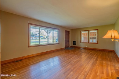 5904 New Beaver Creek Dr, Knoxville, TN 37931 - photo 6