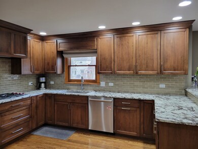 2246 Lotus Ct, Naperville, IL 60565 - photo 2