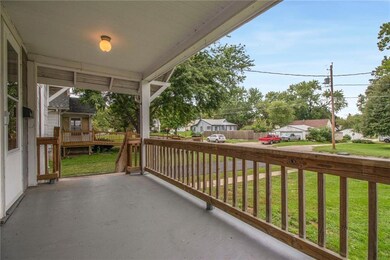 1134 Seneca Ave, Des Moines, IA 50313 - photo 4