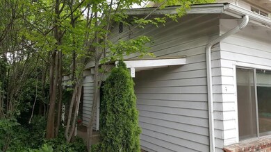 2445 E McAndrews Rd, Medford, OR 97504 - photo 3