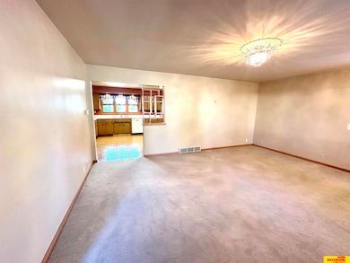 519 S Niphon St, West Point, NE 68788 - photo 4