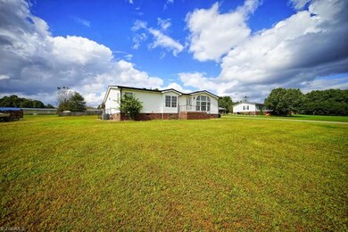 272 Knox Farm Rd, Statesville, NC 28677 - photo 3