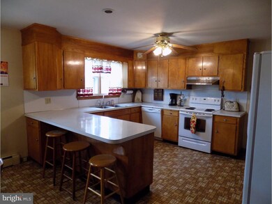 1508 Oak Rd, Pennsburg, PA 18073 - photo 4