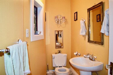 134 Prospect St, Franklin, NH 03235 - photo 4