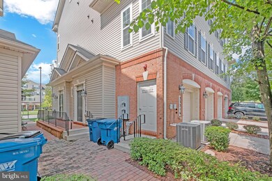 23216 Shaws Tavern Ct unit 2220, Clarksburg, MD 20871 - photo 2