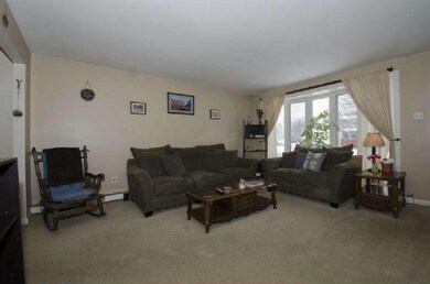 4308 Chandler Dr, Brookhaven, PA 19015 - photo 4