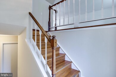 10610 Cavalcade St, Great Falls, VA 22066 - photo 5