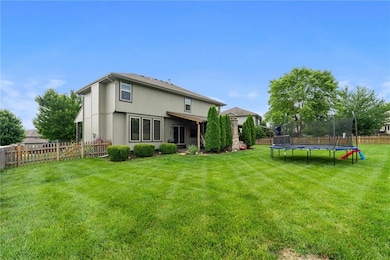 514 NE Viewpark Dr, Lees Summit, MO 64086 - photo 4