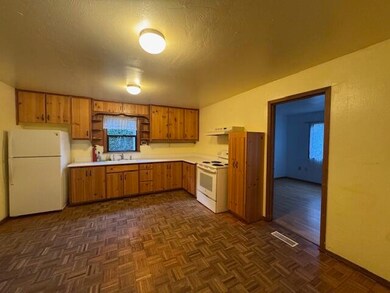 330 S Old Stage Rd, Cave Junction, OR 97523 - photo 5