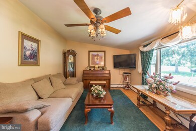 6203 Rolling View Dr, Sykesville, MD 21784 - photo 4