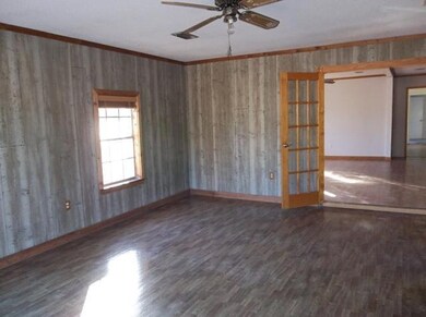 41 Graham Dr, Laurel, MS 39443 - photo 4