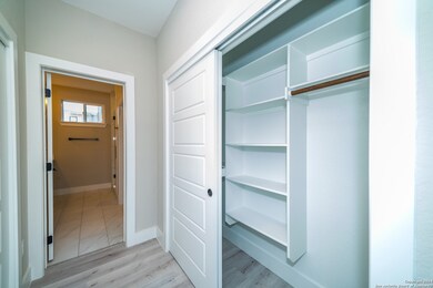 1618 W Lawndale Dr unit 9, San Antonio, TX 78209 - photo 5