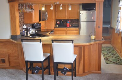KITCHEN BAR
