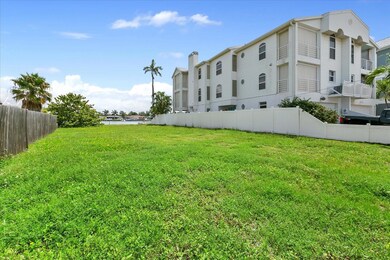 8353 Bayshore Dr, Treasure Island, FL 33706 - photo 2