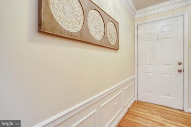 1724 Kingsgate Ct unit 304, Alexandria, VA 22302 - photo 3