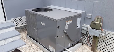 8725 Barcin Cir, Riverview, FL 33578 - photo 6