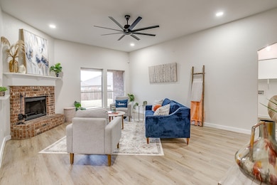 820 Chestnut Ave, Burleson, TX 76028 - photo 7