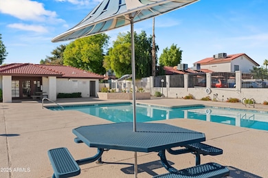 2802 E Beck Ln unit 2, Phoenix, AZ 85032 - photo 4