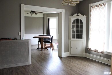 1724 Farnam St, Davenport, IA 52803 - photo 2