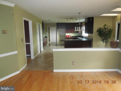 9824 Log House Ct, Gaithersburg, MD 20882 - photo 3