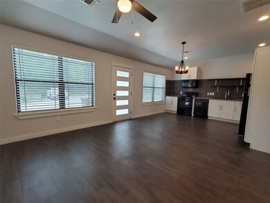 1119 Fred St unit B, Houston, TX 77088 - photo 3