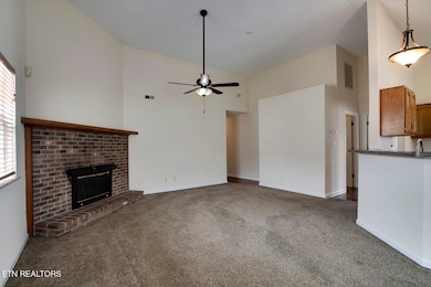 07_ApplecrossRoad_7763_Living03