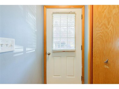 3-web-or-mls-Entryway