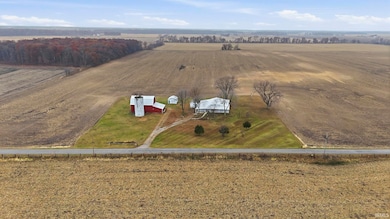 8311 N 1050 W, Royal Center, IN 46978 - photo 2