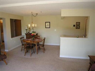 273 Cambridge Rd unit 711, Woburn, MA 01801 - photo 6