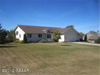 304 Erickson Heritage NE, Alexandria, MN 56308 - photo 2