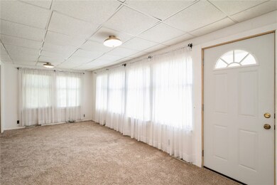 435 Forest Dr SE, Cedar Rapids, IA 52403 - photo 5