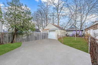 63 E Seaman Ave, Freeport, NY 11520 - photo 5