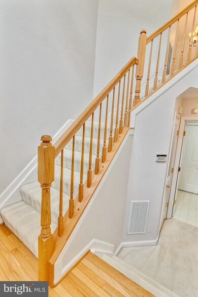 21008 Sojourn Ct, Germantown, MD 20876 - photo 4