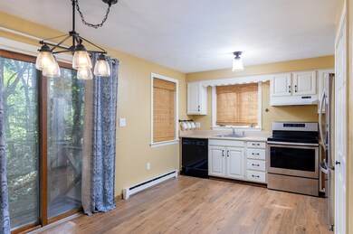 125 Manning St unit 4, Jefferson, MA 01522 - photo 4