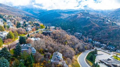 2063 Ridgehollow Dr, Bountiful, UT 84010 - photo 4