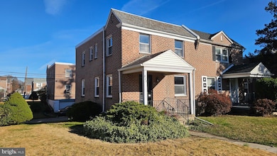 825 Laurel Rd, Lansdowne, PA 19050 - photo 2