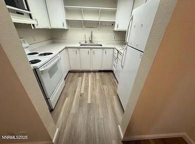 139 Vista Rafael Pkwy unit 53, Reno, NV 89503 - photo 3